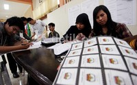 Data-data yang masuk dicek ulang.