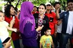Diantar Naik Motor Rieke Nyoblos