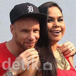 Kebahagiaan Melaney Ricardo di Usianya yang Ke-32