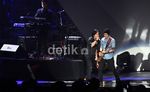 Reuni Dewa 19 di Konser Ari Lasso