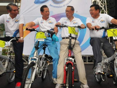 Sepeda Sehat di HUT BCA ke 56