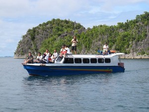 Jangan Merokok & 4 Tips Penting Saat Traveling ke Raja Ampat