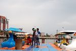 Senja Penuh Gaya di Pantai Losari