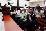 Jalani Sidang, Rasyid Didampingi Ibunya