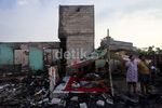 Mengais Sisa Kebakaran di Pademangan