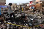 Mengais Sisa Kebakaran di Pademangan