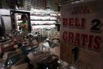 Sepatu Asal China Serbu Pasar Lokal