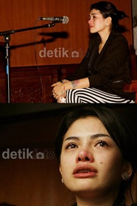 Nikita Mirzani menangis di persidangan terkait kasus penganiayaannya di Pengadilan Negeri Jakarta Selatan. (dok. detikHOT)