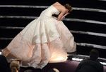 Ups! Jennifer Lawrence Jatuh di Panggung Oscar 2013