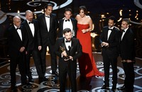 Film 'Argo' yang disutradarai oleh Ben Affleck sukses membawa pulang piala Oscar dengan nominasi Best Picture, Best Adapted Screenplay dan Best Film Editing untuk William Goldenberg. Kevin Winter/Getty Images.