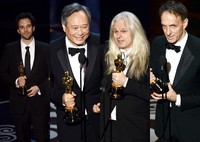 'Life of Pi' membawa pulang empat Piala Oscar dari kategori Best Cinematography, Best Visual Effect, Original Score, dan Best Director untuk Ang Lee. Kevin Winter/Getty Images.
