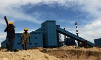 Dengan beroperasinya PLTU Bolok ini akan membantu keandalan kelistrikan di sistem Kupang yang beban puncaknya mencapai 53 MW, saat ini daya mampunya mencapai 56 MW. Agus Trimukti/Humas PLN.