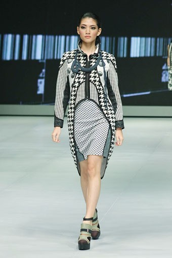 Jakarta, Indonesia - 14 Februari. Sofie Algorithmic. Indonesia Fashion Week 2013 at Jakarta Convention Center. 14 Februari 2013. Senayan. Jakarta. [Foto: Mohammad Abduh/Wolipop]