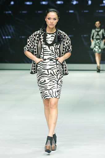 Jakarta, Indonesia - 14 Februari. Sofie Algorithmic. Indonesia Fashion Week 2013 at Jakarta Convention Center. 14 Februari 2013. Senayan. Jakarta. [Foto: Mohammad Abduh/Wolipop]