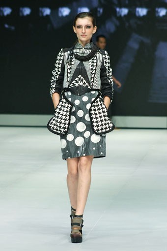 Jakarta, Indonesia - 14 Februari. Sofie Algorithmic. Indonesia Fashion Week 2013 at Jakarta Convention Center. 14 Februari 2013. Senayan. Jakarta. [Foto: Mohammad Abduh/Wolipop]