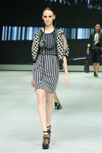 Jakarta, Indonesia - 14 Februari. Sofie Algorithmic. Indonesia Fashion Week 2013 at Jakarta Convention Center. 14 Februari 2013. Senayan. Jakarta. [Foto: Mohammad Abduh/Wolipop]