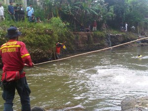 Mahasiswa IPB Hanyut Saat Ambil Sampel Penelitian di Sungai Ciliwung