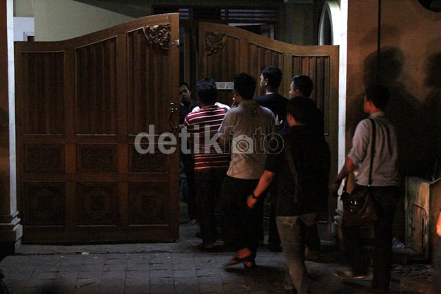 Pejabat ke Rumah Anas Dikritik, Pengacara: Tolak Silaturahmi Dilarang Agama
