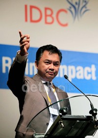 Banyak cerita unik dan menarik ia paparkan di depan para investor dan perwakilan Diaspora Indonesia di Hotel Grand Hyat Jakarta, Selasa (26/2/2013).
