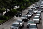 Mobil Kedutaan Asing Melenggang di Jalur Busway