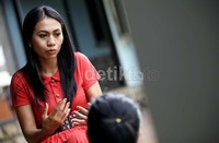 Maklum, wanita asli Batak ini memang selalu terlihat menyebalkan karena akting antagonis yang sering ia mainkan.