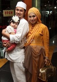 Anak pasangan Ustad Guntur dan Puput Melati tampak sangat menggemaskan. Gus Mun/detikHOT.