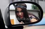 Vicky Shu & Mobil Kesayangannya