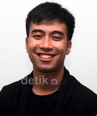 Dua minggu lalu baru kelar sidang. Nanti ke Amerika untuk S2, ungkapnya. Gus Mun/detikHOT.