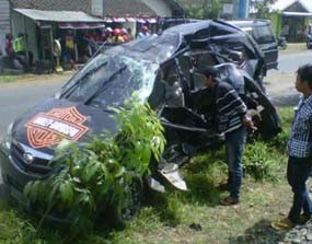 Avanza Diseruduk KA Penataran, Dua Orang Tewas