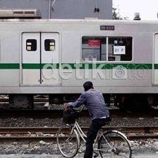KRL Mogok di Rawa Buntu, Perjalanan Terganggu KRL Mogok di Rawa Buntu, Perjalanan Terganggu