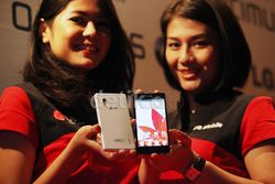 Optimus G, Ponsel Empat Otak LG