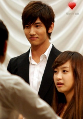 5 Bukti Victoria dan Changmin TVXQ Pacaran 5 Bukti Victoria dan Changmin TVXQ Pacaran