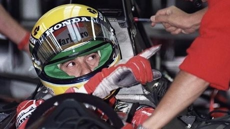 Sarung Tangan Ayrton Senna Laku Ratusan Juta