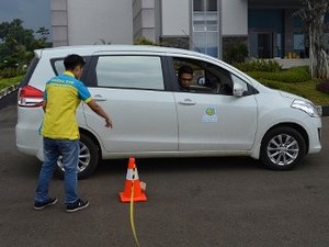 Komunitas Suzuki SX4 Belajar Mengemudi Defensive