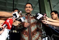 Anies mengaku optimistis kisruh 'sprindik' ini 1 bulan selesai. Hal itu disampaikan Anies usai menghadiri rapat komite etik. Ramses/detikFoto.