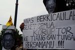 HMI Banyumas Gantung Anas di Monas