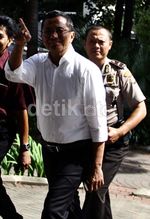 Dahlan Iskan Laporkan Dugaan Korupsi Tender PLTU