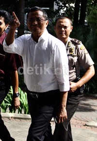 Dahlan Iskan tiba di gedung KPK sekitar pukul 15.00 WIB. Ramses/detikFoto.