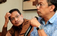 Dalam keterangannya mereka meminta Anas agar tidak menebar ancaman usai berhenti dari jabatannya.