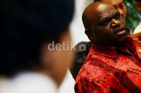 Pigai menemui Panglima TNI Laksamana Agus Suhartono untuk meminta maaf terkait pernyataan kontroversialnya mengenai penembakan di Papua.