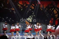 Chibi-chibi juga memperkenalkan lagu terbaru mereka dan gerakan koreo baru mereka yang mengadopsi tarian-tarian khas Indonesia.