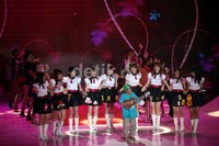 Seorang pengamen cilik bernama Tegar juga diajak naik keatas panggung menyanyikan lagu milik Cherrybelle.