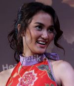 Cantiknya Atiqah Hasiholan