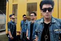 Sempat gonta-ganti personel, Seventeen tetap eksis hingga kini.