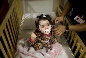 Bayi Ini Mengalami Insomnia, Hanya Tidur 2-3 Jam Sehari