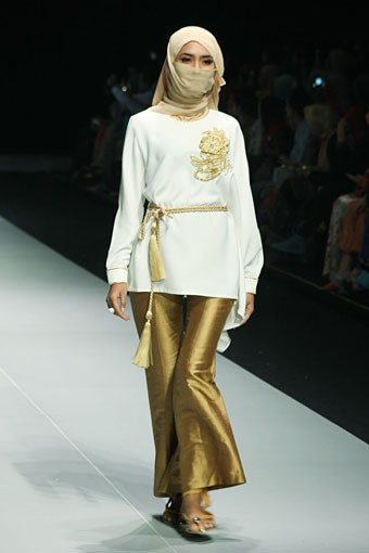 Jenahara Nasution The Tuareg. Fashion Show Parade INFINITELY COVERED. Indonesia Fashion Week 2013 at Jakarta Convention Center. 15 Februari 2013. Senayan. Jakarta. [Foto: Mohammad Abduh/Wolipop]