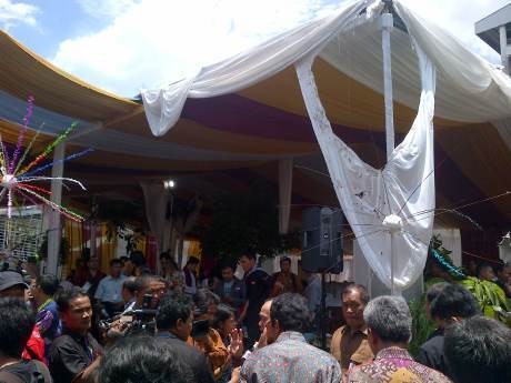 250 Balon Meledak, 10 Orang Sempat Diobati di Indosiar