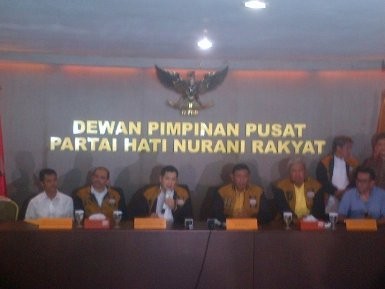 Wiranto Ingin Hanura Menangkan Pemilu 2014
