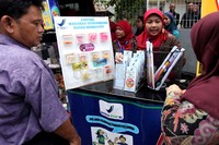 Sejumlah warga mendapat penjelasan seputar makanan yang berbahaya bagi kesehatan.