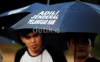 Aksi yang telah berjalan lebih dari 2 tahun tersebut dilakukan setiap Kamis pukul 16.00 WIB hingga 17.00 WIB.